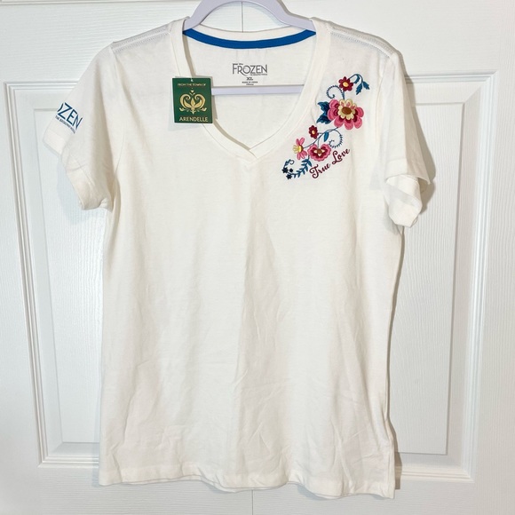 Disneys Frozen the Musical Arrendale True Love v-neck shirt - Picture 1 of 5